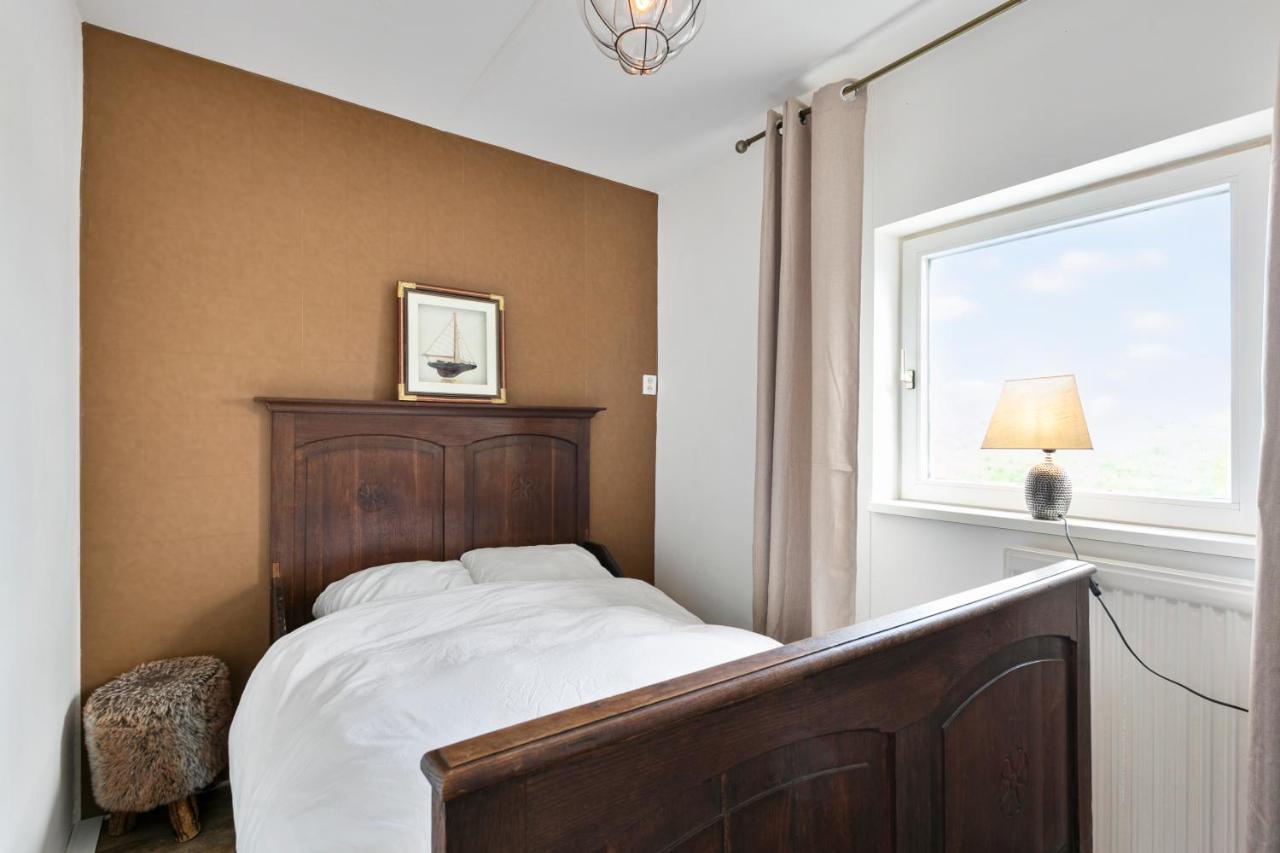 Mooi Huis Met Zeezicht Aan Strand Bed En Breakfast Yerseke Exteriör bild